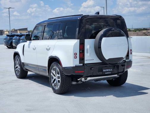 Fuji White 2025 Land Rover Defender 110 P400 X-Dynamic SE