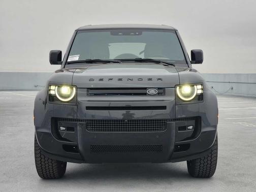 2026 Land Rover Defender P400 X-Dynamic SE