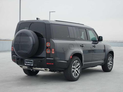 2026 Land Rover Defender P400 X-Dynamic SE