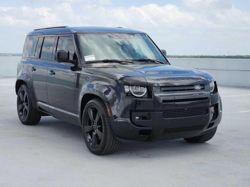 SANTORINI BLACK 2026 Land Rover Defender P400 X-Dynamic SE