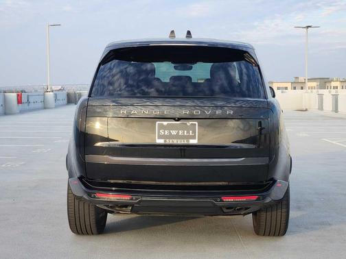 2024 Land Rover Range Rover P530 SE SWB