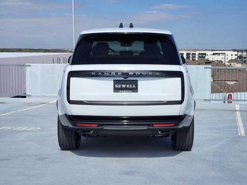 2026 Land Rover Range Rover P400 SE