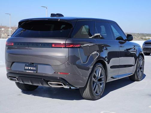2026 Land Rover Range Rover Sport SE