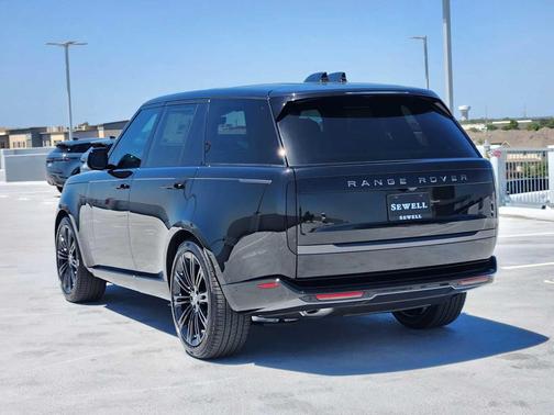 2025 Land Rover Range Rover P400 SE