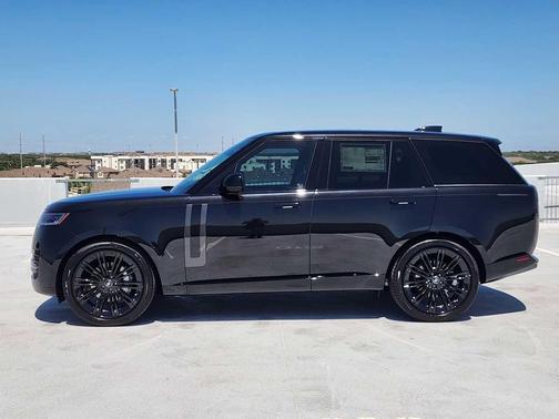 2025 Land Rover Range Rover P400 SE
