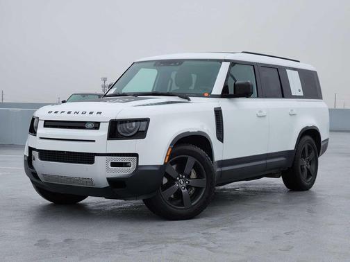 2023 Land Rover Defender SE