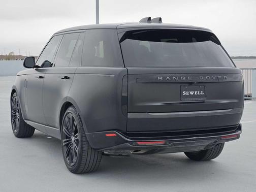 2025 Land Rover Range Rover P400 SE SWB