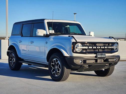 2024 Ford Bronco Outer Banks