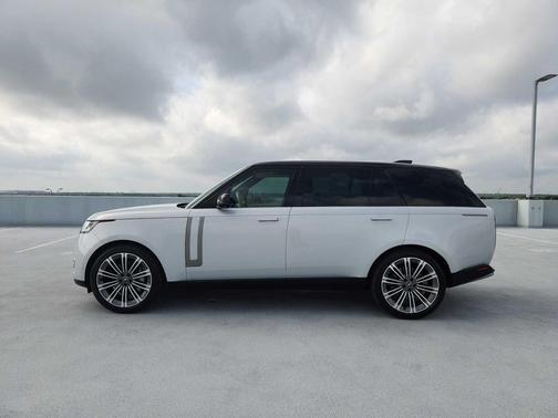 Ethereal Frost Silver SV Bespoke Ultra Met Gloss 2024 Land Rover Range Rover P530 SE LWB 7 Seat