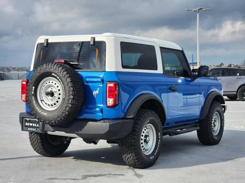 2023 Ford Bronco Base