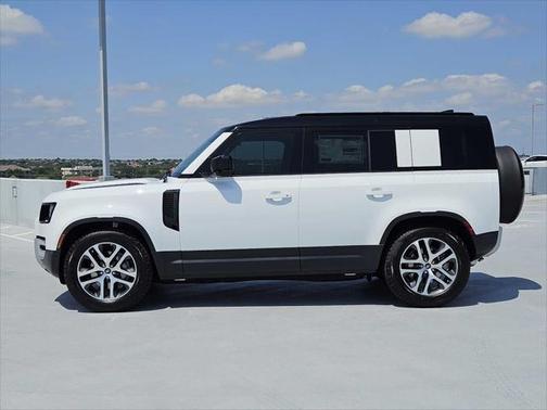2025 Land Rover Defender 110 P300