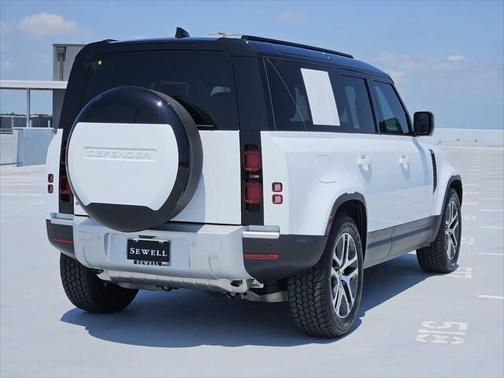 2025 Land Rover Defender 110 P300