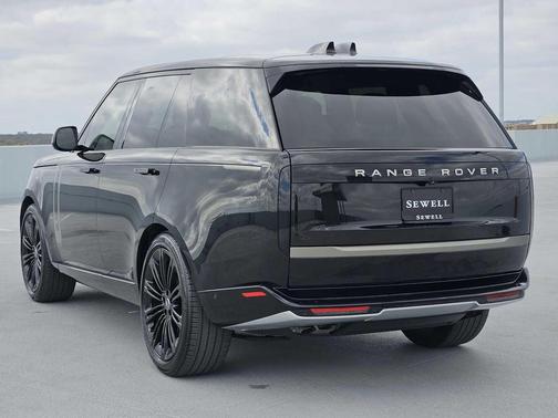 2025 Land Rover Range Rover P530 SE SWB