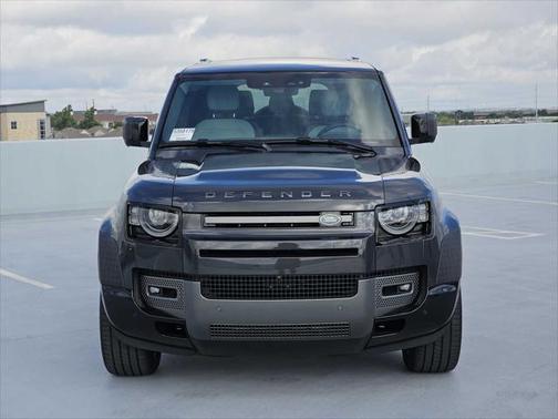 2025 Land Rover Defender V8