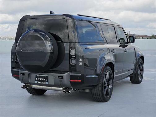 2025 Land Rover Defender V8