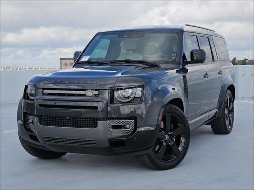 2025 Land Rover Defender V8