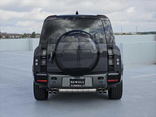 2025 Land Rover Defender V8
