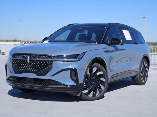 Whisper Blue Metallic Clearcoat 2025 Lincoln Nautilus Reserve