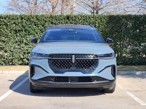 Whisper Blue Metallic Clearcoat 2025 Lincoln Nautilus Reserve