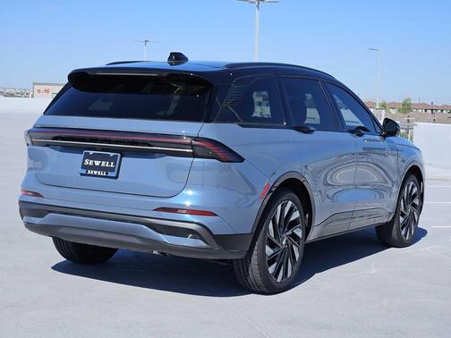 Whisper Blue Metallic Clearcoat 2025 Lincoln Nautilus Reserve