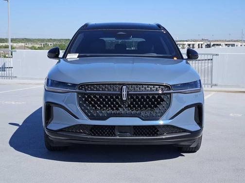 Whisper Blue Metallic Clearcoat 2025 Lincoln Nautilus Reserve