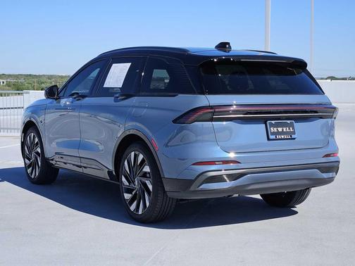 Whisper Blue Metallic Clearcoat 2025 Lincoln Nautilus Reserve