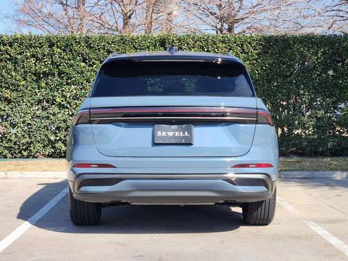 Whisper Blue Metallic Clearcoat 2025 Lincoln Nautilus Reserve