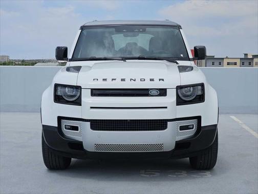 2024 Land Rover Defender 110 P300