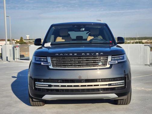 2025 Land Rover Range Rover P400 SE SWB