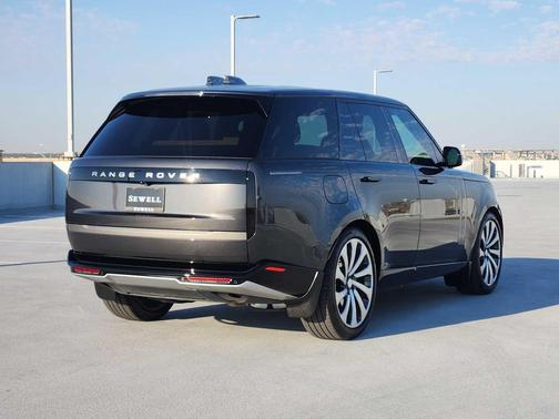 2025 Land Rover Range Rover P400 SE SWB