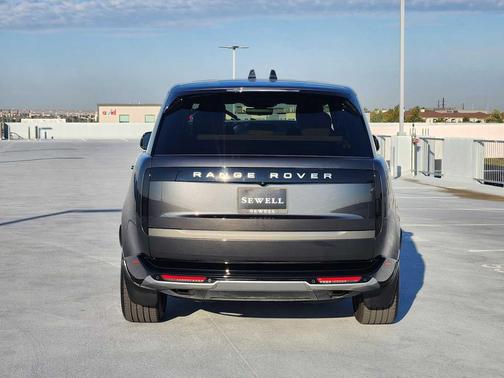 2025 Land Rover Range Rover P400 SE SWB
