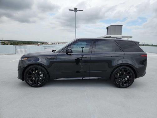 SANTORINI BLACK 2026 Land Rover Range Rover Sport SE