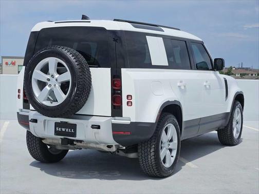 2025 Land Rover Defender 110 P300