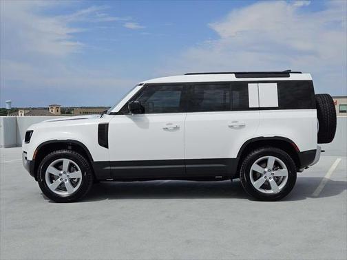 2025 Land Rover Defender 110 P300