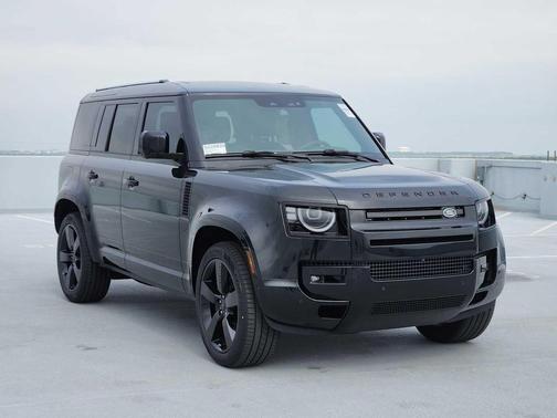 SANTORINI BLACK 2026 Land Rover Defender P400 X-Dynamic SE