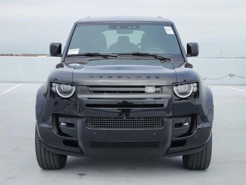 SANTORINI BLACK 2026 Land Rover Defender P400 X-Dynamic SE