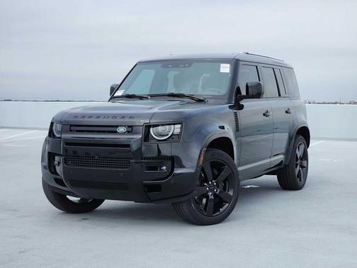 SANTORINI BLACK 2026 Land Rover Defender P400 X-Dynamic SE