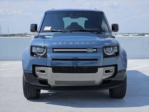 2025 Land Rover Defender 110 P400 X-Dynamic SE