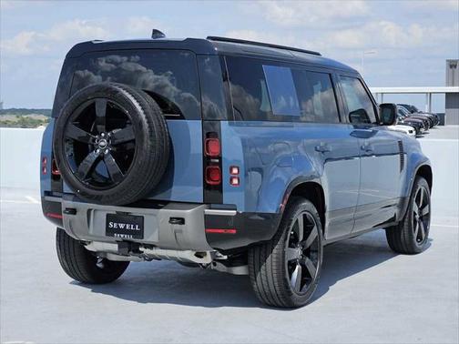 2025 Land Rover Defender 110 P400 X-Dynamic SE