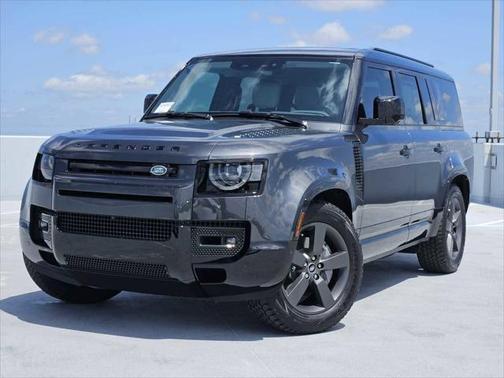 2025 Land Rover Defender 130 P400 X-Dynamic SE