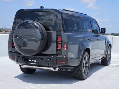 2025 Land Rover Defender 130 P400 X-Dynamic SE