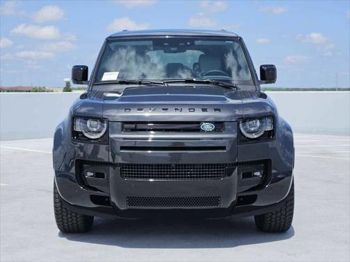 2025 Land Rover Defender 130 P400 X-Dynamic SE