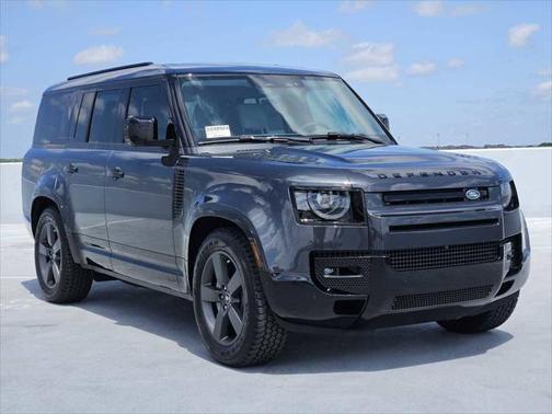 2025 Land Rover Defender 130 P400 X-Dynamic SE
