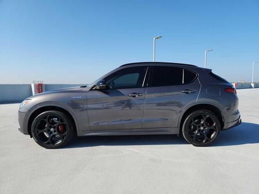 2023 Alfa Romeo Stelvio Veloce AWD