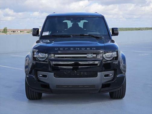 2025 Land Rover Defender V8