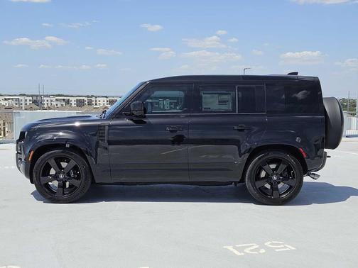 2025 Land Rover Defender 110 V8