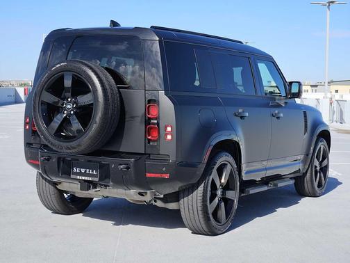 Santorini Black Metallic 2025 Land Rover Defender 110 P400 X-Dynamic SE