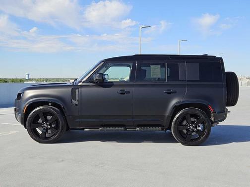 Santorini Black Metallic 2025 Land Rover Defender 110 P400 X-Dynamic SE