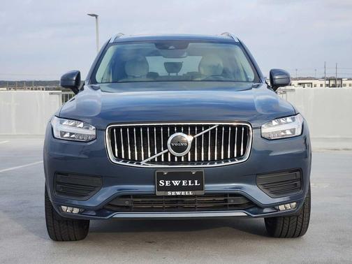 2020 Volvo XC90 T6 Momentum