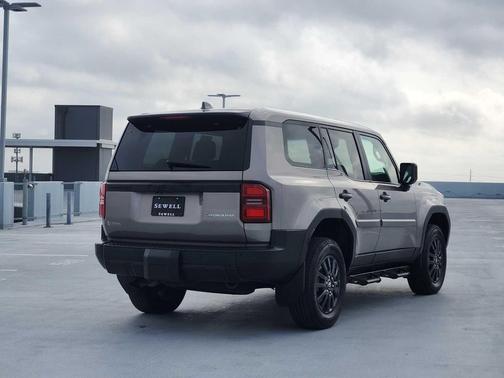 Meteor Shower 2025 Toyota Land Cruiser 1958